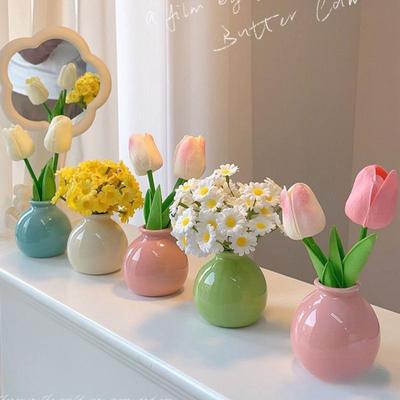 Luksusowy Ceramiczny Wazon ze Sztucznymi Kwiatami - Elegancka Ozdoba Biurka