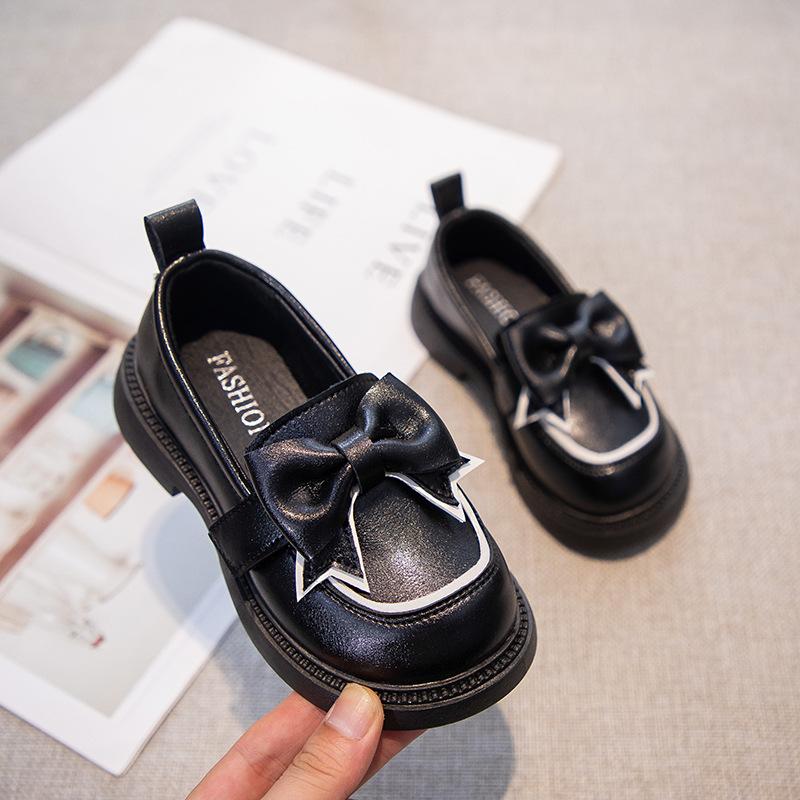 Children's small black shoes in autumn 2025 new girls' leather shoes campus performance single shoes loafers spot