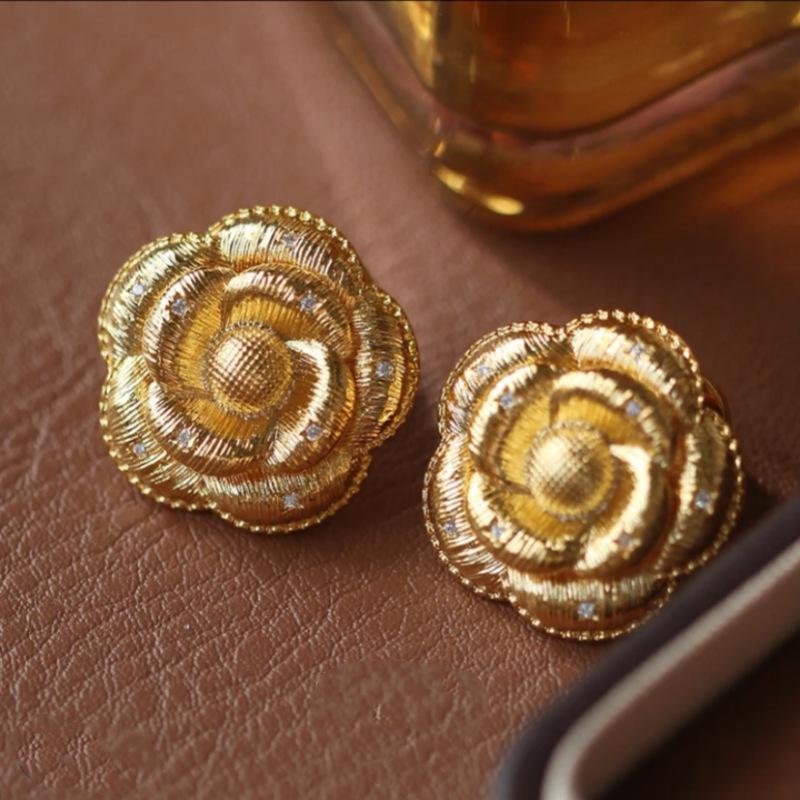 925 Silver Camellia Earrings: French Retro Style, Light Luxury Fashion, High-End Niche Design