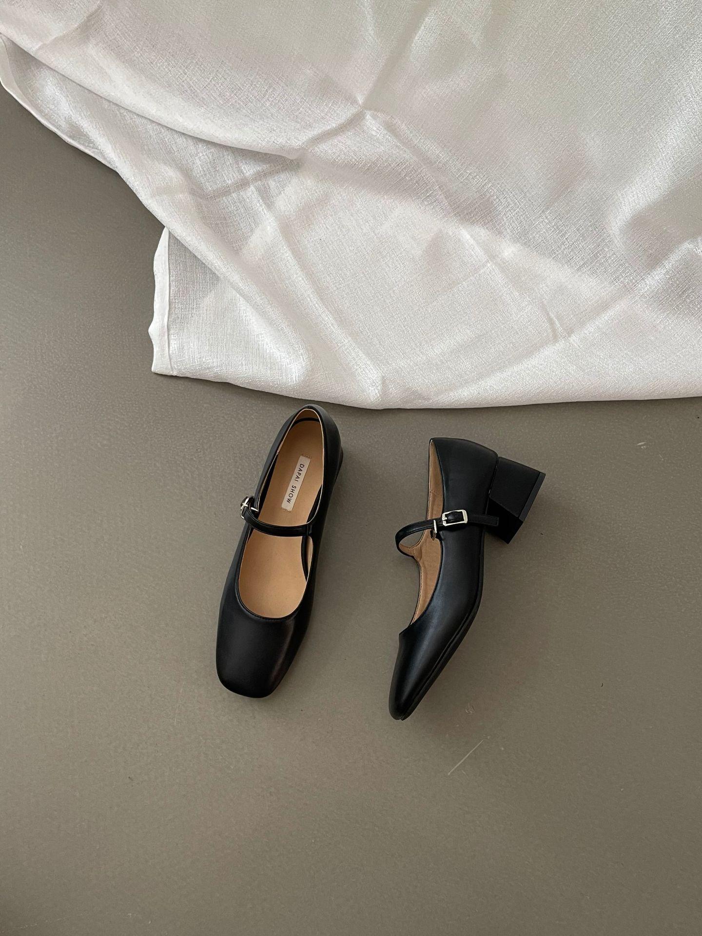 

Серебряные туфли Мэри Джейн Лолита для женщин 2024 года, новые туфли на высоком каблуке с ремешком на щиколотке, женские туфли на толстом каблуке из лакированной кожи для вечеринок, косплей 39 чёрный