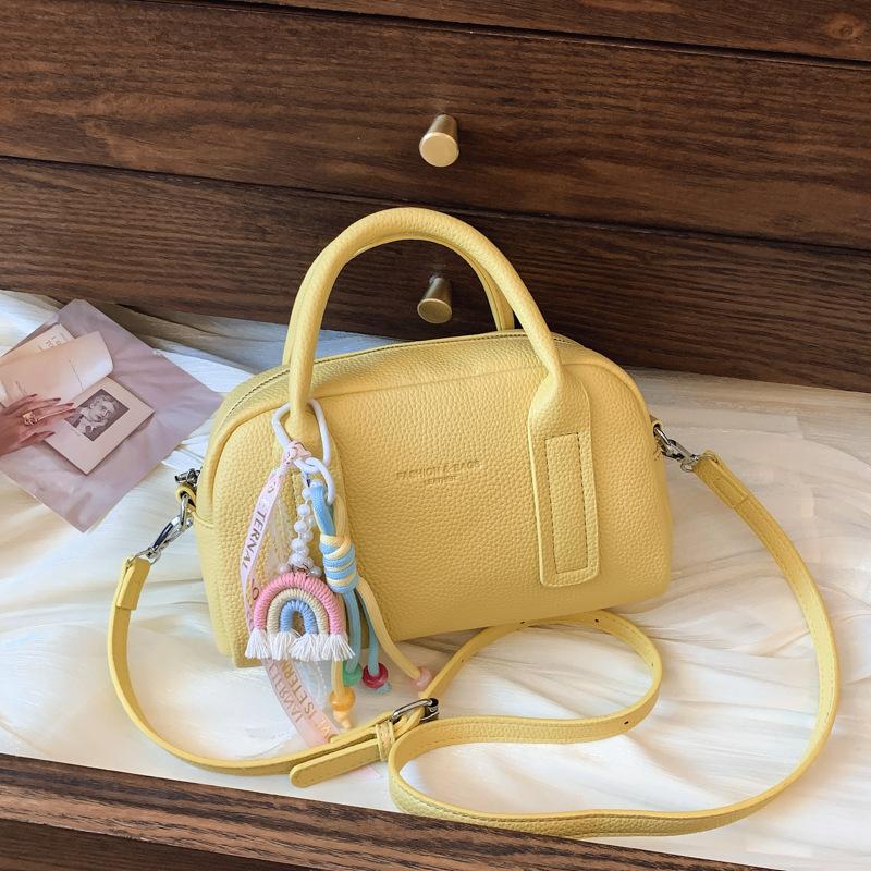 Summer small bag women 2025 new versatile shoulder messenger bag popular portable pillow bag this year