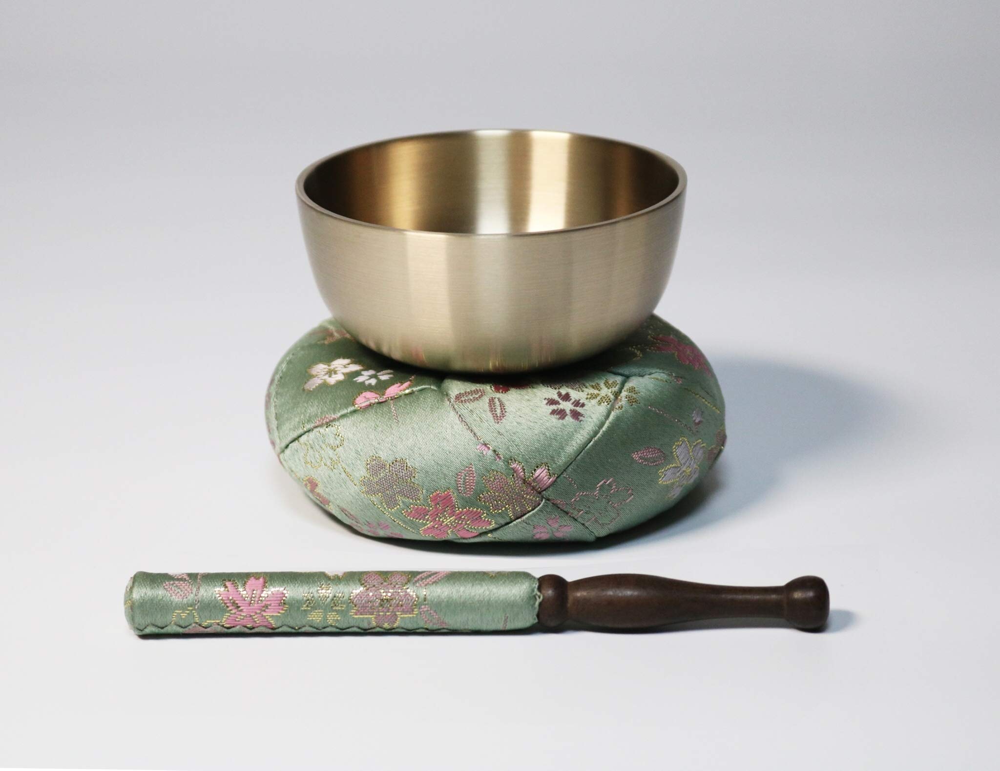 

Isemura Buddhist Altar Orin Set, Sakura Pattern, Made in Japan, Beautiful and Resonant Tone (Various Sizes and Colors Available). Includes Orin,
