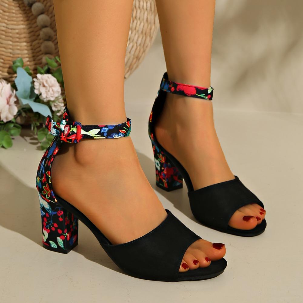 Damen Sommerschuhe 2026 Quadratische Hohe Sandalen Vintage Blumenmuster Offene Zehenpartie Hohe Absätze Damen Lässige Schnalle Knöchelriemen Sandalen
