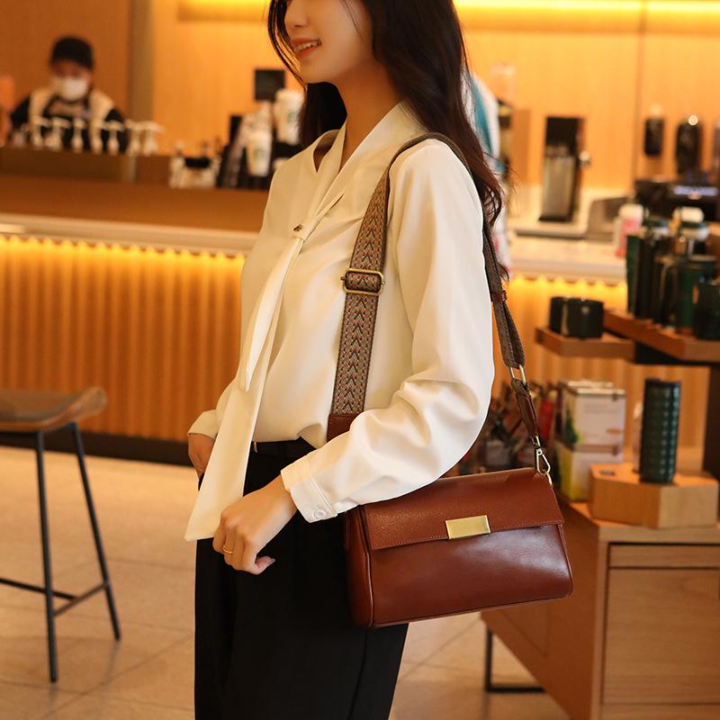 

2024 Новый стиль ретро-сумка из натуральной кожи через плечо - женская высококачественная фактурная сумка подмышкой и сумка-мессенджер