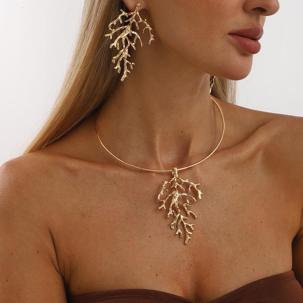 Fashion light luxury personality exaggerated branches coral beach vacation summer niche earrings collar