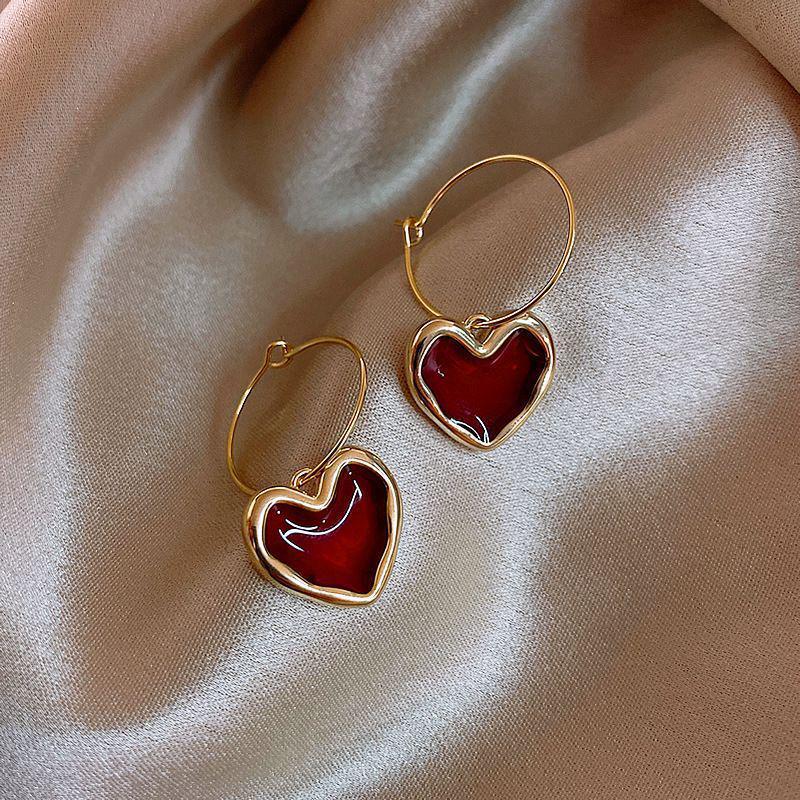 Korean Style Wine Red Heart Ear Cuffs: Versatile, Trendy Earrings for Women - Perfect for New Year & Valentine's Day