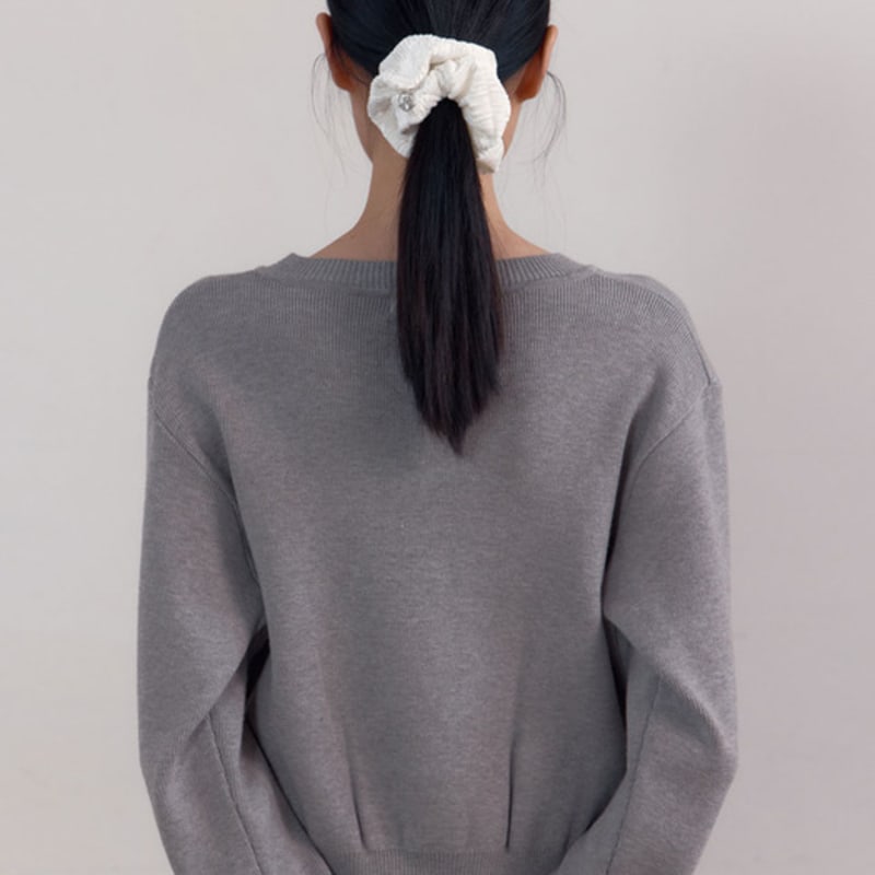 38comeoncommon Wrinkle Velvet Scrunchie (White)