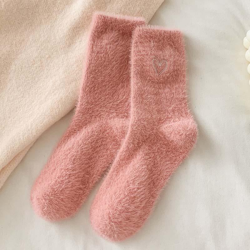 Women's Heart-Embroidered Socks Soft Socks Mid-Calf Socks for Autumn and Winter