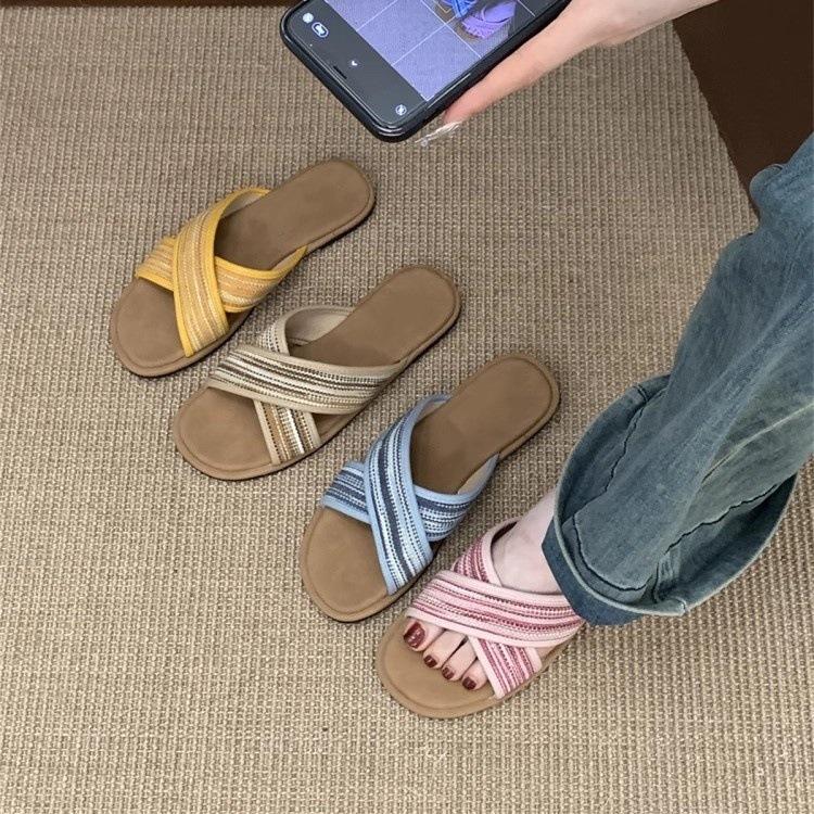 Flat Bottom Niche Cross with Cool Slippers Women's Outerwear 2025 New Summer Versatile Soft Sole with Skirt Beach Sandals