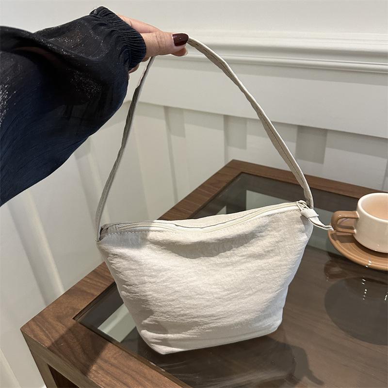 High end Underarm Bag for Women with Large Capacity New Autumn and Winter Canvas Shoulder Bag for Women with Niche Cloth Bag Bucket Bag
