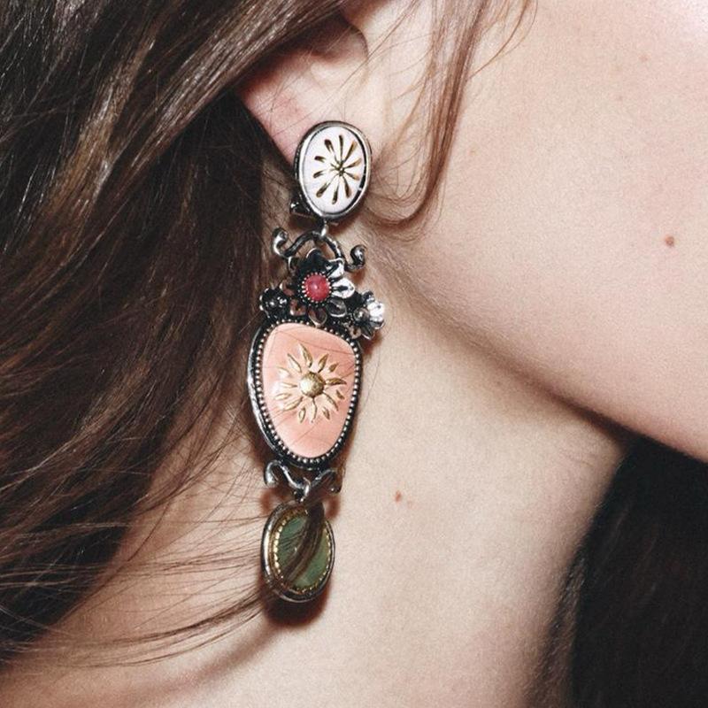 Vintage flower stone vacation style earrings niche personality court style dripping earrings
