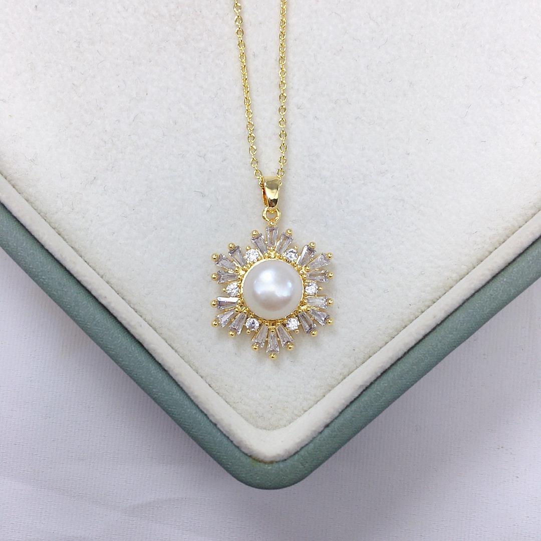 Elegant Freshwater Pearl Pendant & Zirconia Snowflake Necklace for Women