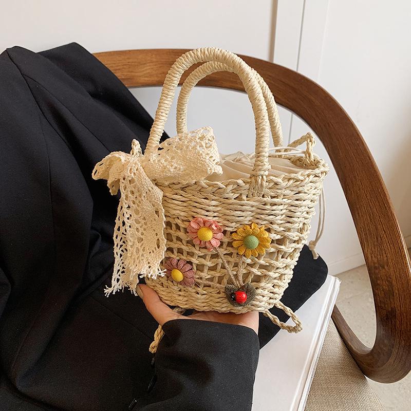 

New niche design fashionable simple casual crossbody shoulder bag cute and simple portable bucket bag for women бежевий