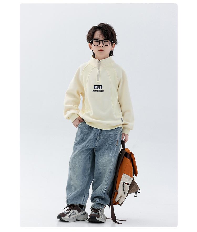 Boys' Velvet Half-Zip Stand Collar Hoodie: 2025 Winter Thickened One-Piece Top for Children