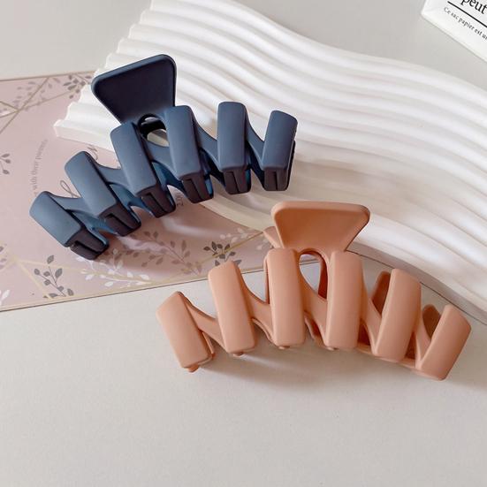 Head Clip Trendy Beautiful Strong Claw Large Size Eco-friendly Daily Styling Resin Solid Color Shark Clip Hair Accessories