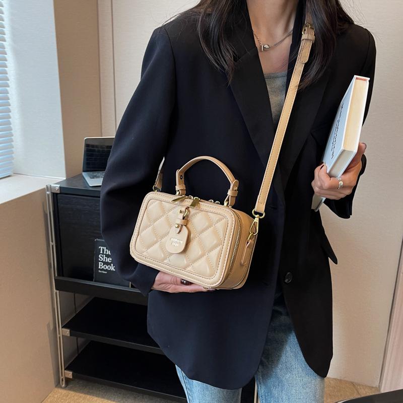 New Handbag Women's Fashion Versatile Shoulder Messenger Bag