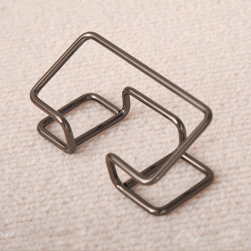 

1pc Simple Iron Office Desktop Business Card Storage Box (Gold, Rose Gold, Black, Silvery)