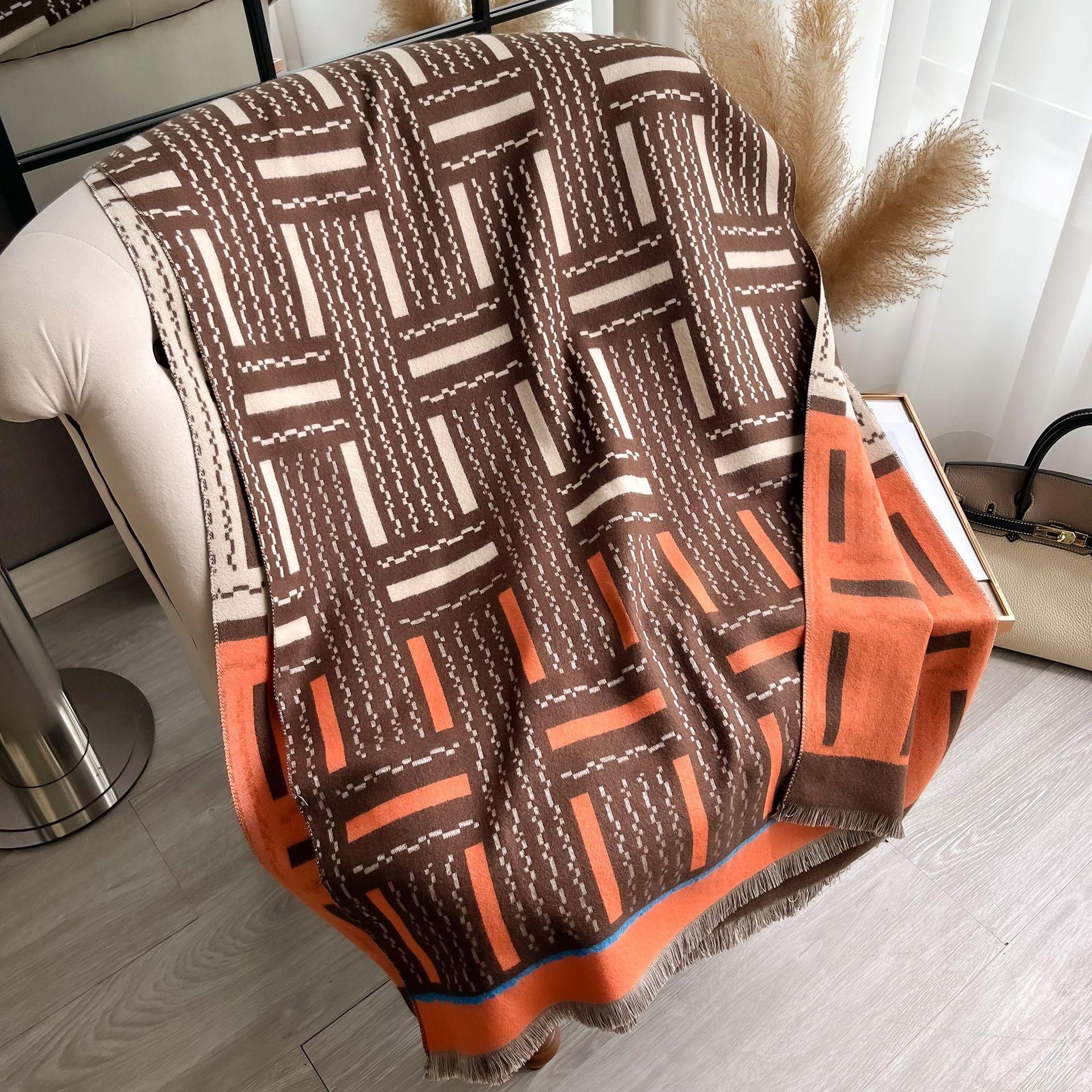 

Scarf Imitation Cashmere Thickened Lengthened Warm Air Conditioner Shawl Short Beard Fringed Decorative Wavy Jacquard Scarf 185*65cm