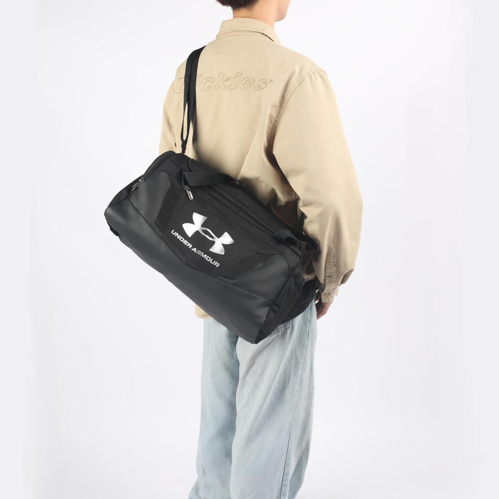 New Under Armour Polyester Sports Bag, Travel Bag, Crossbody Bag, Gym Bag Regular Unisex Black 1369221-001