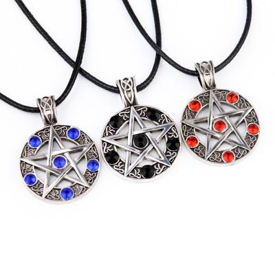 Fashionable Unisex Necklace: European & American Star, Diamond-Studded Design