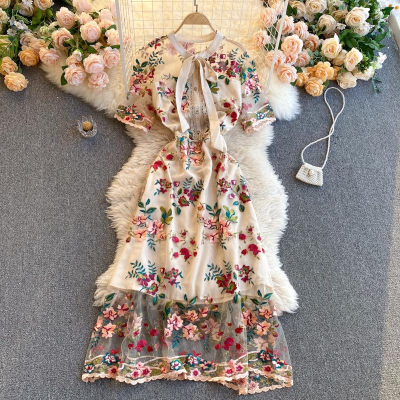 French niche Hepburn style skirt new contrasting color bow collar short sleeve thin embroidered flower dress
