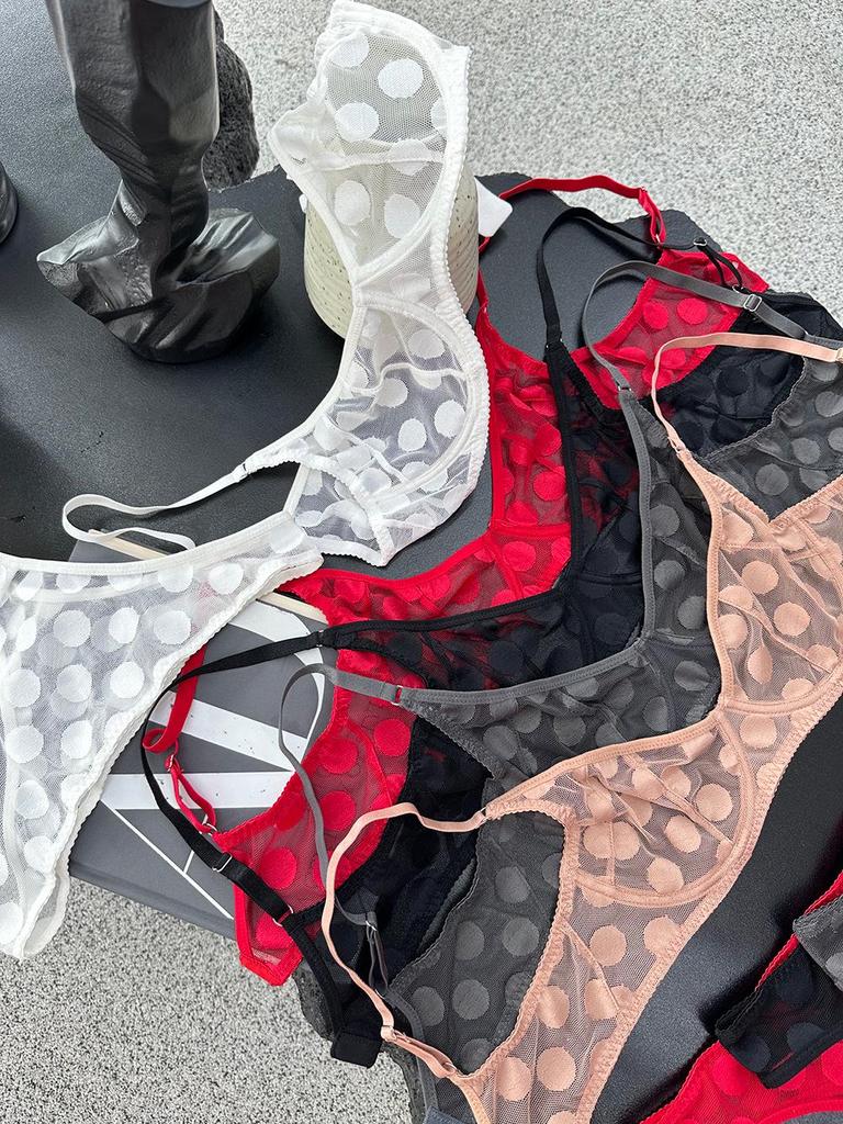 Neues Sexy Europäisches & Amerikanisches Spitzen-BH-Set - Rot Dünn Raffiniert Französischer Stil für einen Minimierenden Look