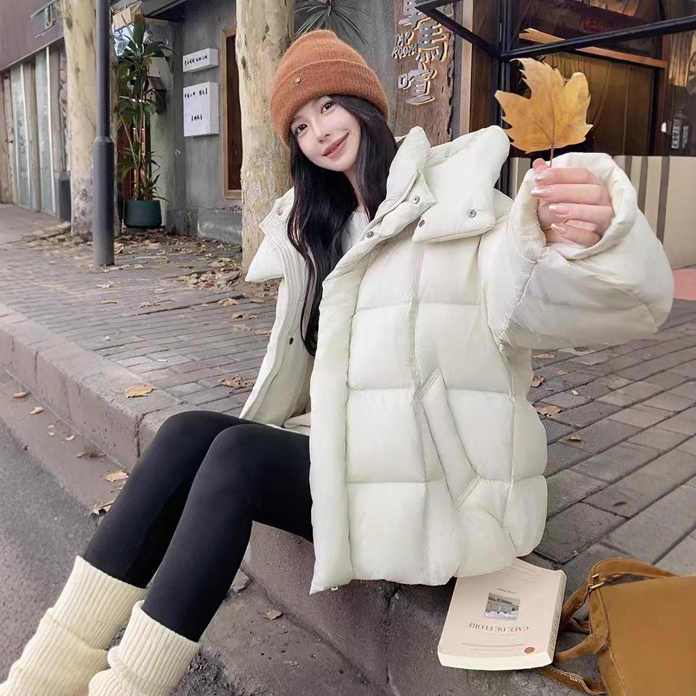Down jacket women's short loose puff white duck down hooded Pinghu casual wind cold-proof loose type