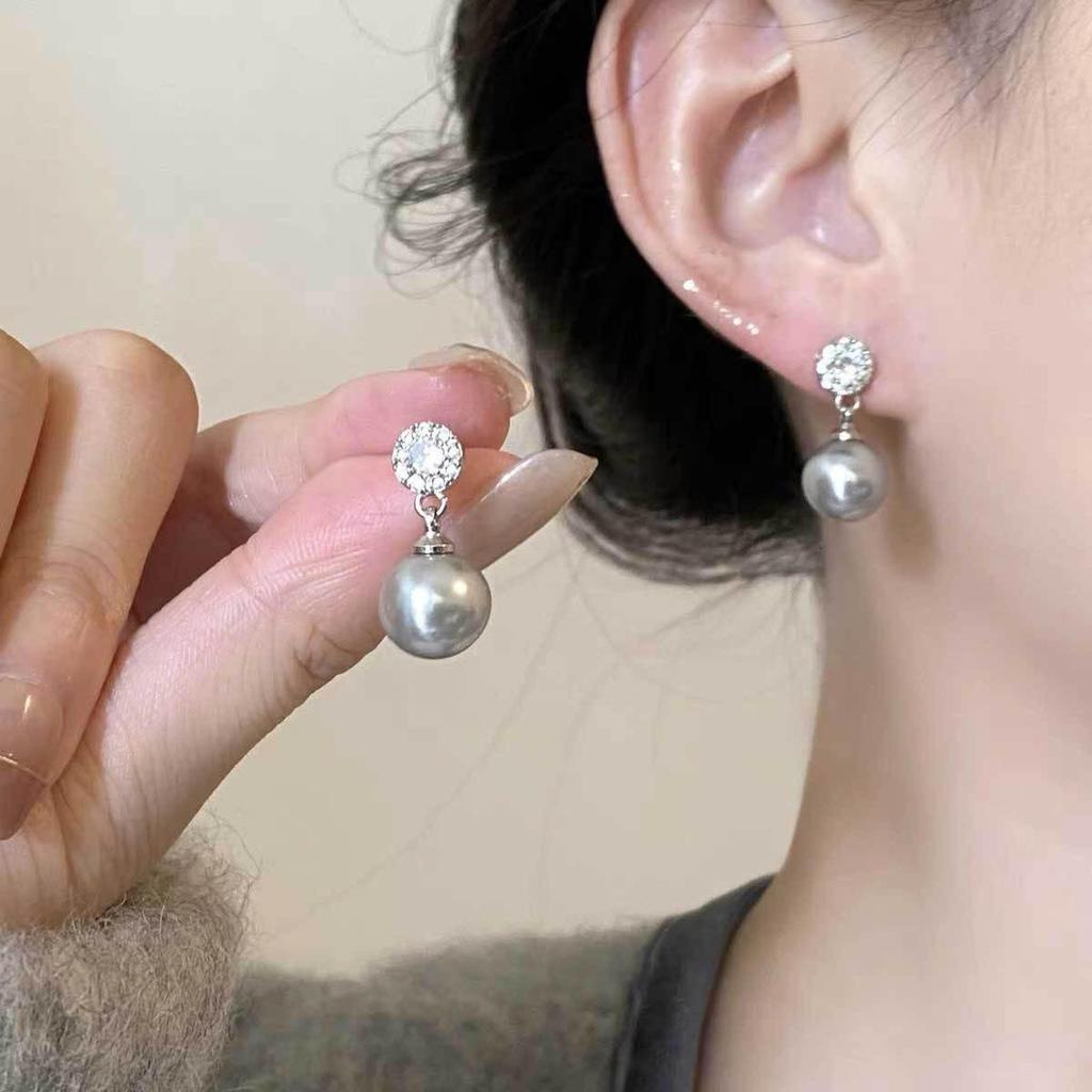 Koreanischer Stil Nicht-Piercing Ohrclip mit langem Quaste, Perlmutt Schmetterlings Design für Damen - High-End, Coole Mode.