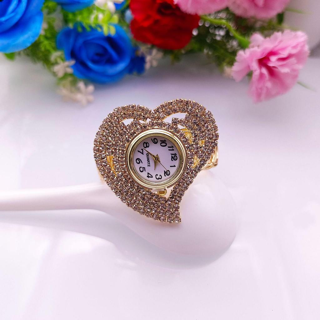 Trendy Women's Butterfly Watch Set - Stylish & Minimalist Design