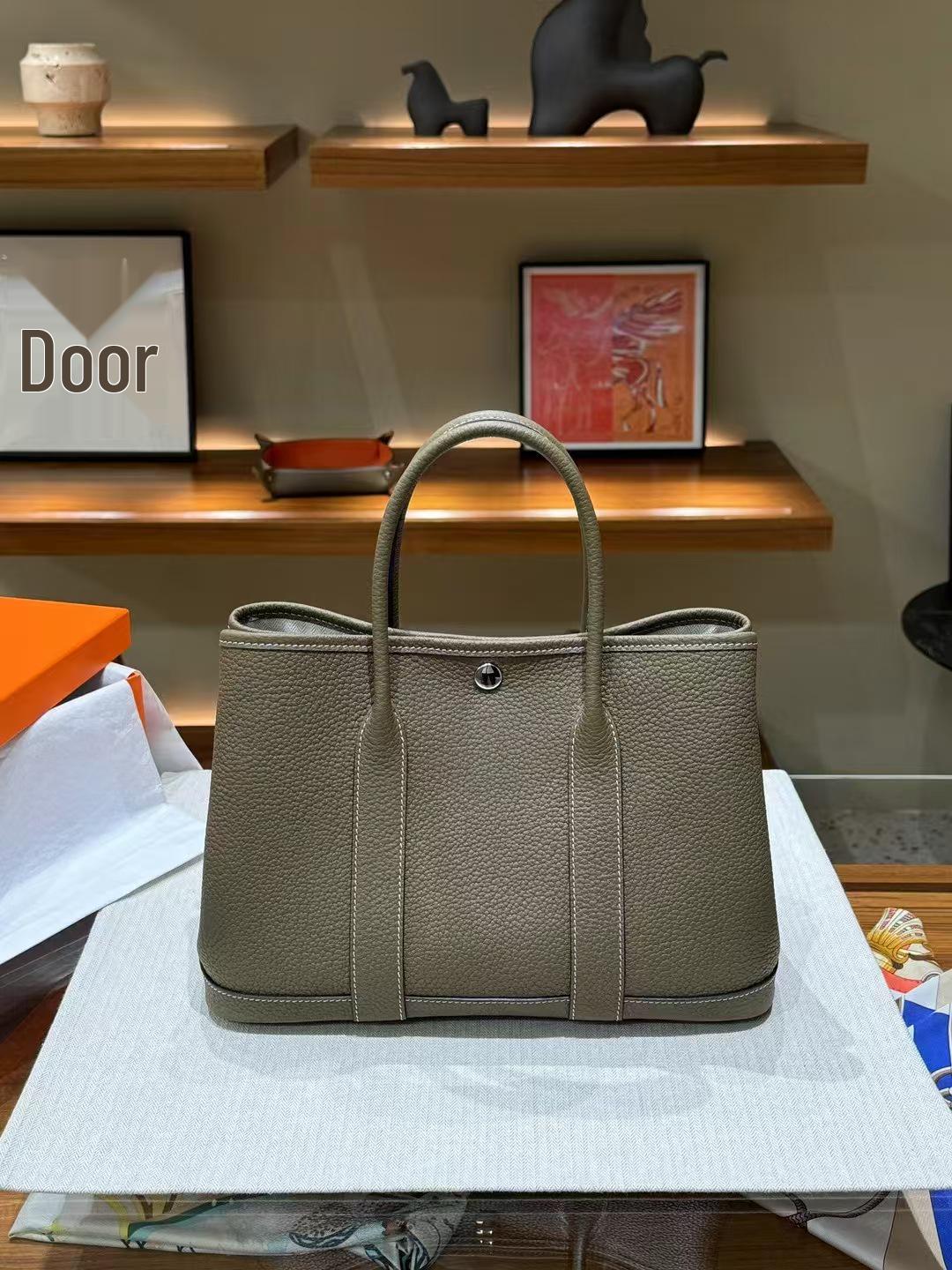 

Cowhide Leather Garden Tote Bag 30cm - Versatile Handheld & Shoulder Messenger Bag 2024 30cm