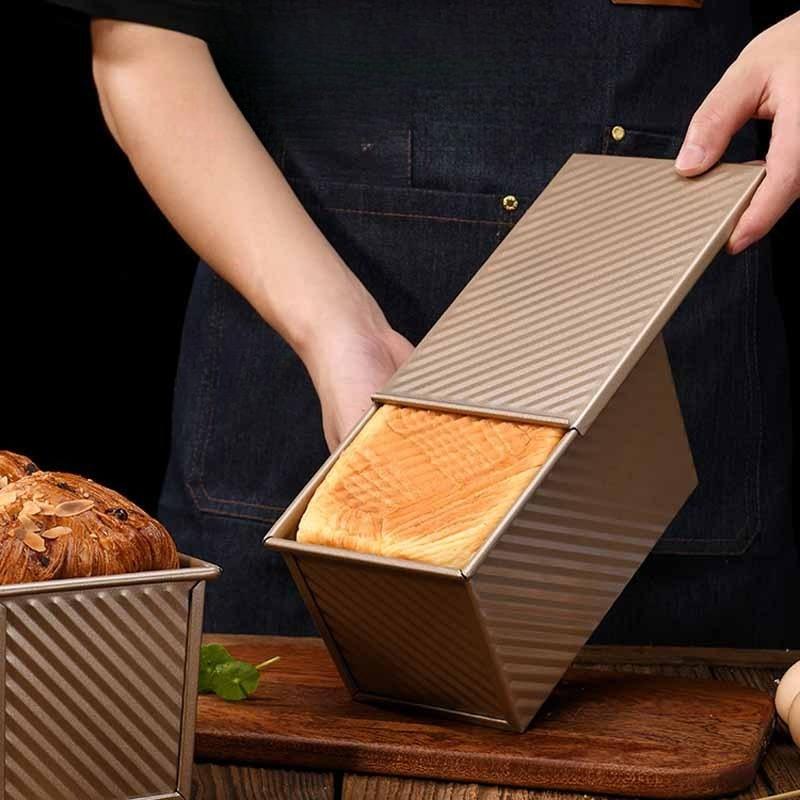 Rectangle Loaf Pan with Lid Non-Stick Bread Baking Pan Carbon Steel Corrugated Toast Box Toast Mold for Oven Baking Tool