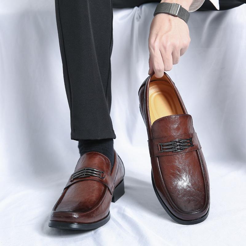 

Cheap foreign trade spring new leather shoes men s business dress wedding shoes British style soft soles men s shoes trend 39 темно-коричневого