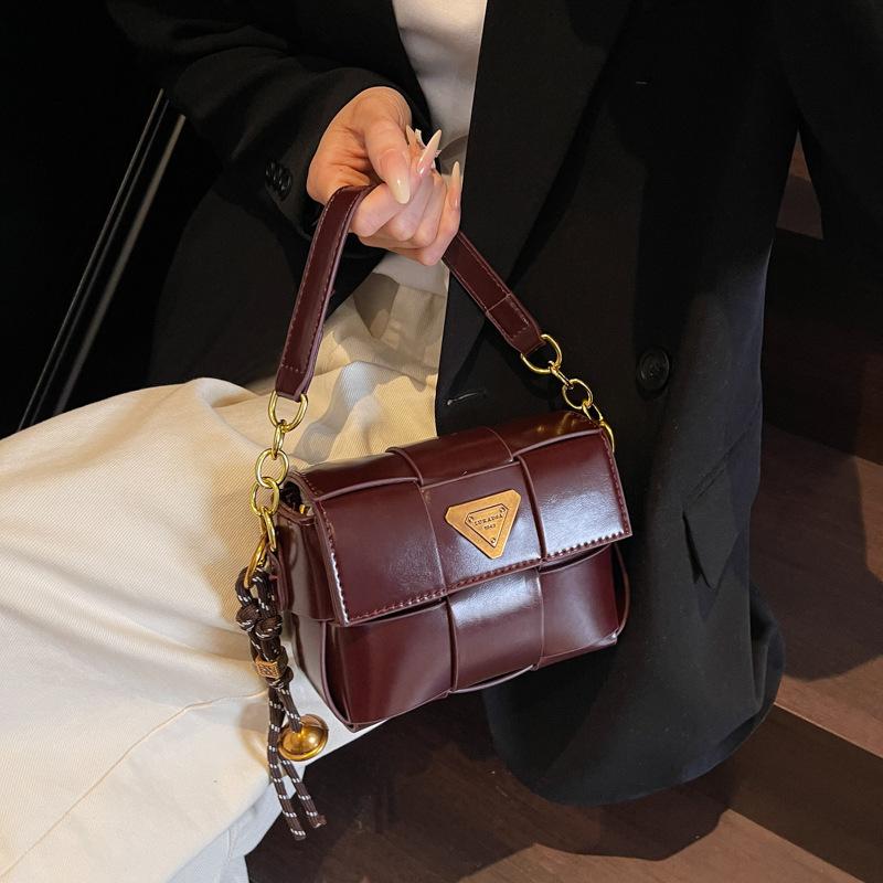 Fashion Underarm Bag Women's 2025 New Trendy Woven Small Square Bag Niche Design Casual Shoulder Bag