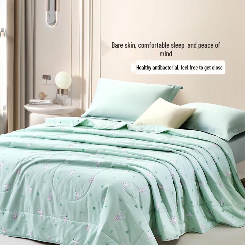 FUANNA Washable Antibacterial 7-Hole Summer Quilt