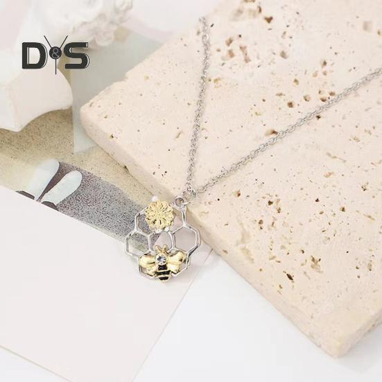 Collier abeille, fleur et nid d'abeille, pendentif en strass, cadeau pour femme, chaîne réglable, symbole d'amour romantique, bijoux
