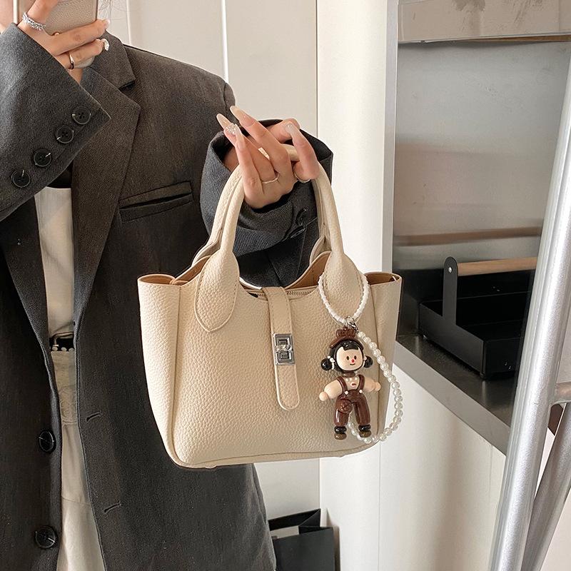 Portable Tote Bag Women's New Versatile Fashion Shoulder Underarm Bag Commuter Messenger Bag
