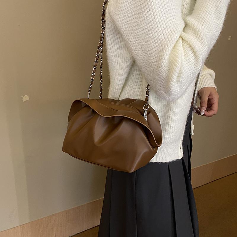 2025 Autumn New Chain Commuter Bag Design Sense Niche Messenger Bag Fashion Versatile Shoulder Bag Women