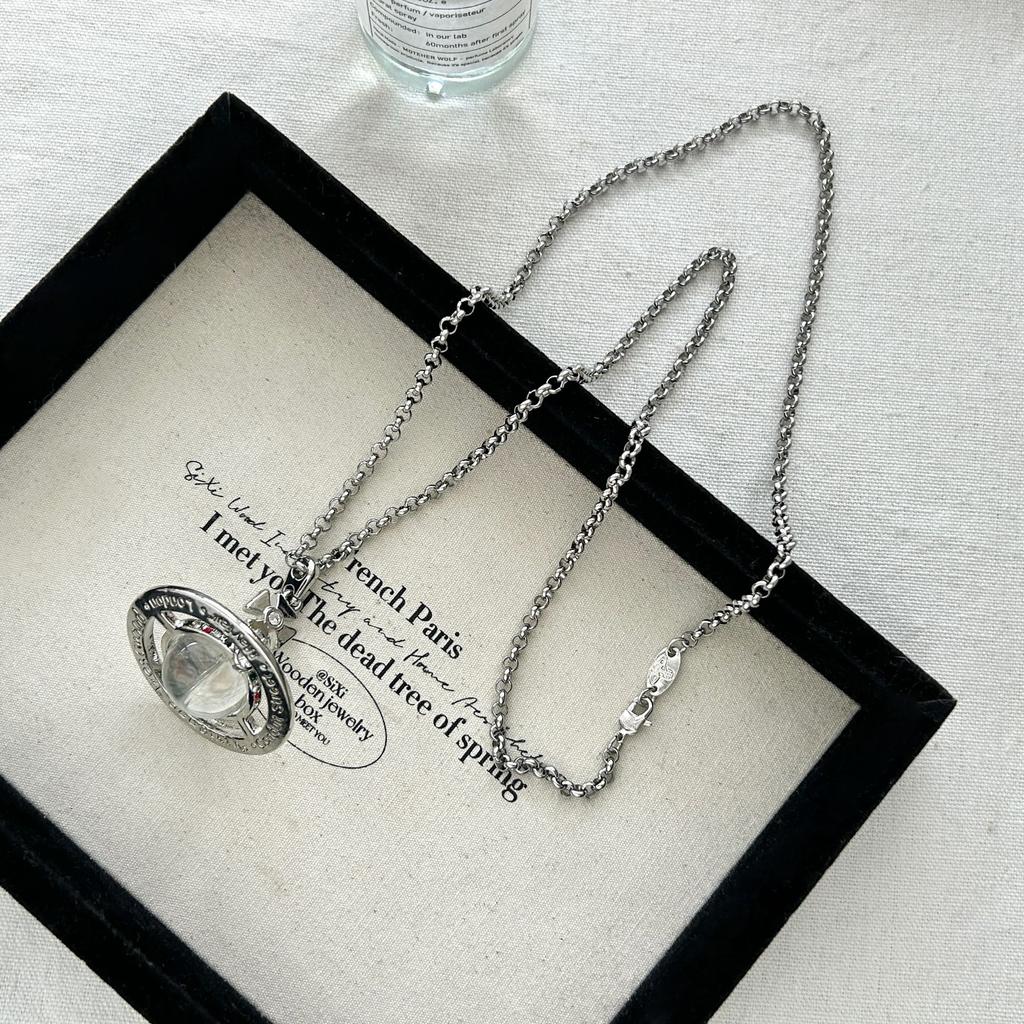 Collana lunga da donna con ciondolo Saturno tridimensionale per maglione Gioielli di moda