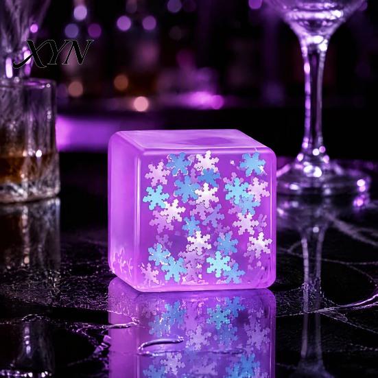 Calming Cube Toys Ice Stress Relief Toy, Glow-in-the-Dark Snowflake Filled Cube, Clear Sensory Toy Luminous Adults and Kids