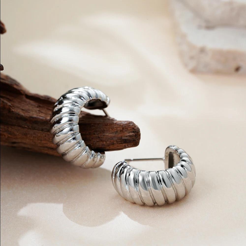 Vintage Gold Plated Striped Texture Chunky Round Stud Earrings for Women Metal Twist C-shape Hoops Earring Trendy Jewelry Gift