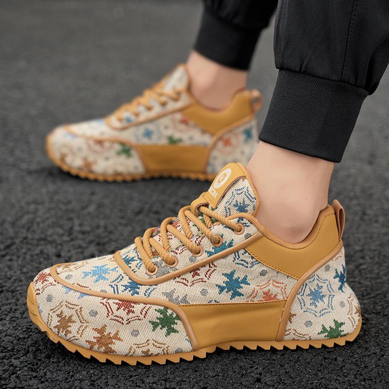 Men’s Sports Shoes Black Skateboard Shoes Student Fashion Printed Running Sneakers Plus Size
