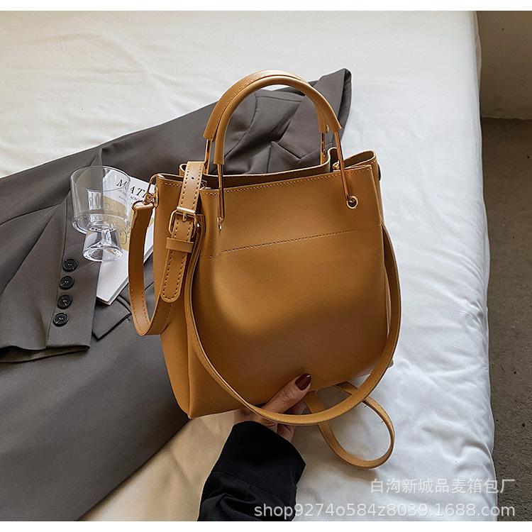 Advanced Style Armpit Tote Bag, New Fashionable and Casual Large Capacity Shoulder Bag, Versatile Women's Bag for Work and Commuting
