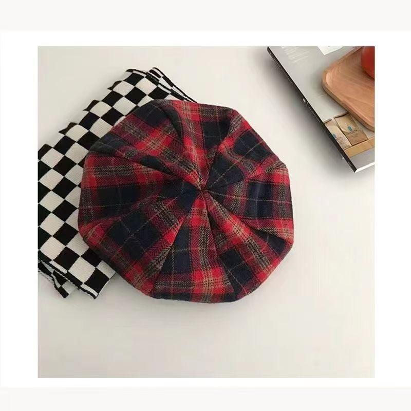 Retro Red Plaid Beret: Niche Design, Versatile Christmas Octagonal Hat, Light Luxury Style