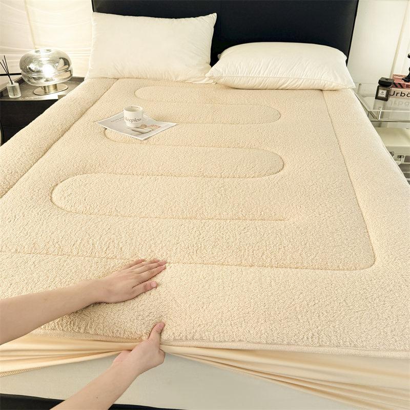 New lamb fleece mattress single piece winter milk fleece mattress cover thickened coral fleece mattress cover student dormitory