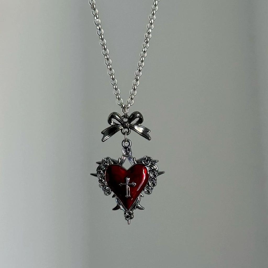 Collier pendent croix gothique punk sombre nœud d'amour chaîne de clavicule vintage cœur épineux collier Y2K bijoux pour hommes