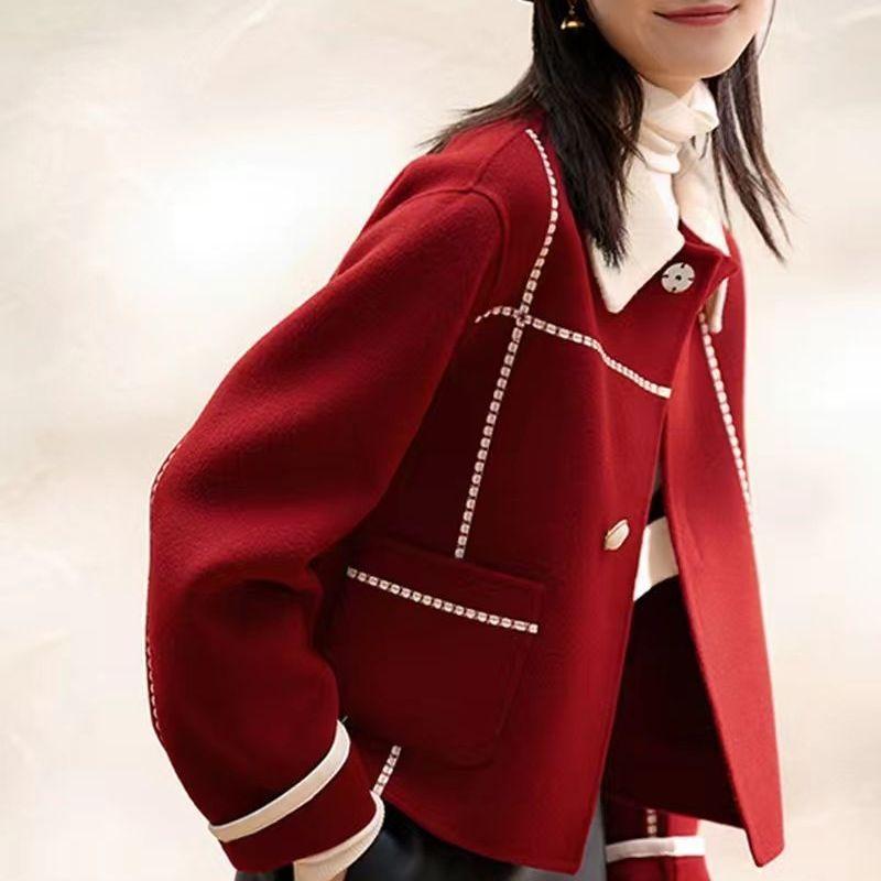 Unique and Chic Short Red Coat for Women with High-end Sense of Autumn and Winter Fashion