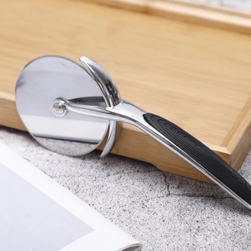 Premium Pizza Peeler Zinc Alloy Smooth Sliding Pizza Cutter Wheel Pizza Slicer With Metal Handle