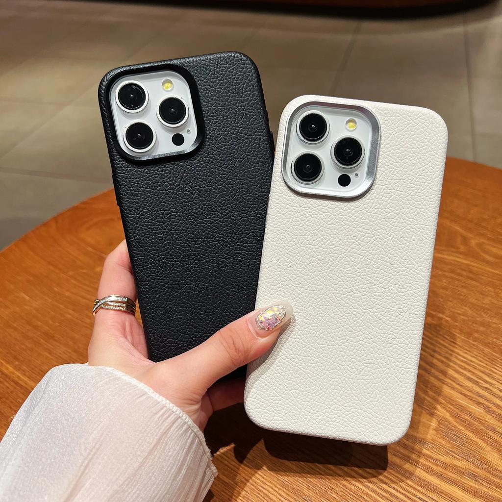 Luxury Leather Magnetic Phone Case for iPhone 17 Air 16 15 14 13 Pro Max Wireless Charging Shockproof Phone Cover Etui Coque