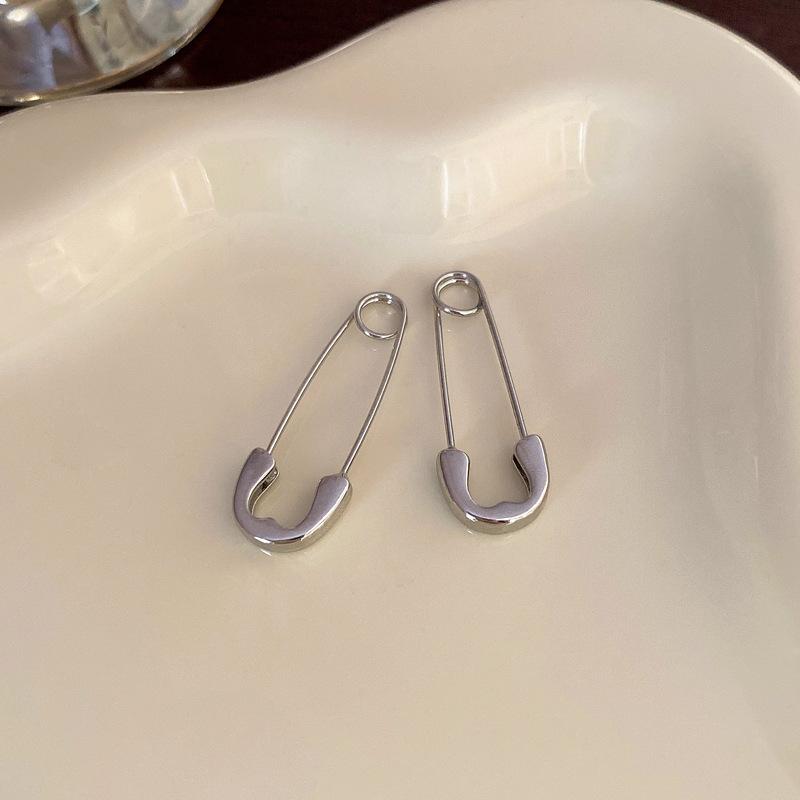 Vintage Goth Silver Color Pin Earrings for Women Egirl Trendy Party Hollow Heart Earrings Fashion Jewelry Accessories for Gift