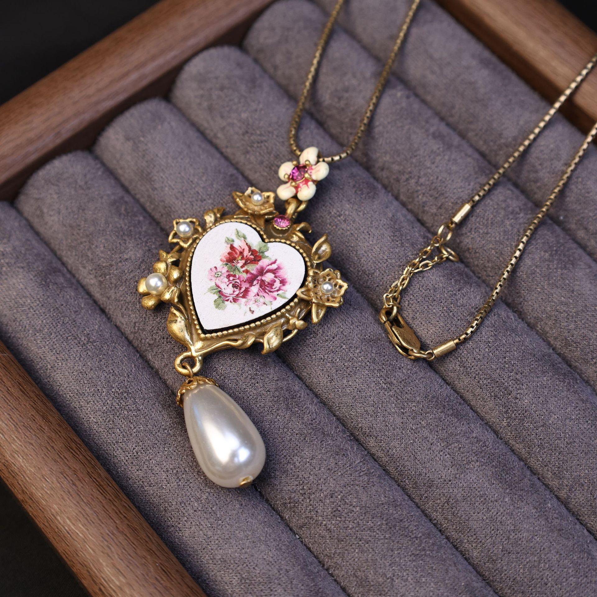 

Винтажное ожерелье-подвеска в придворном стиле с сердцем и цветком для женщин